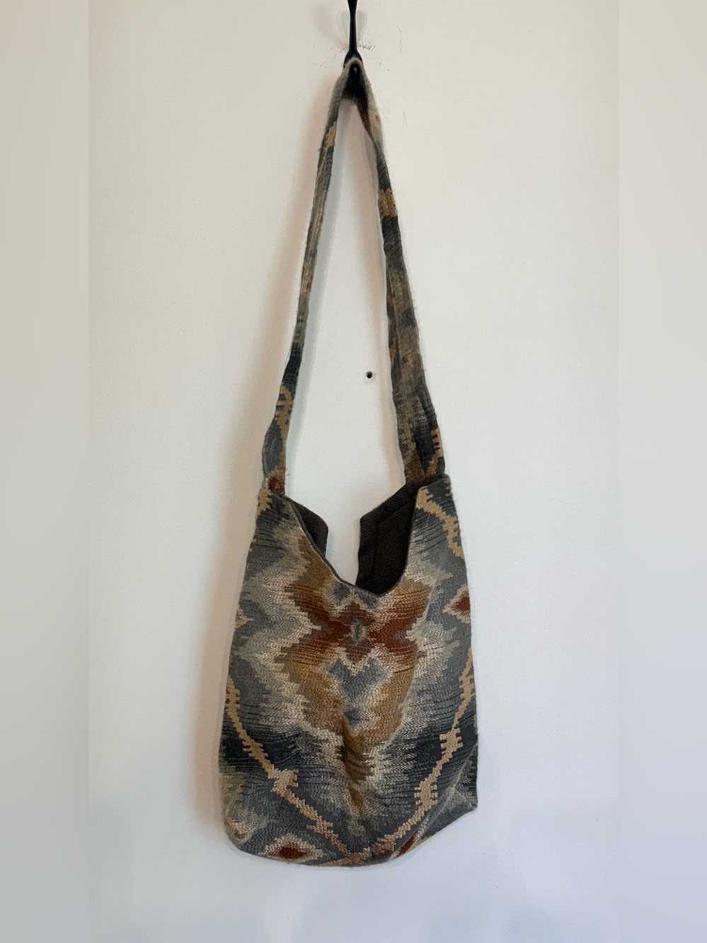 HANDMADE WOOL BLEND SHOULDER BAG